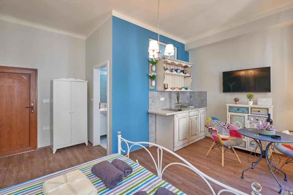 Apartment Old Romantic 2